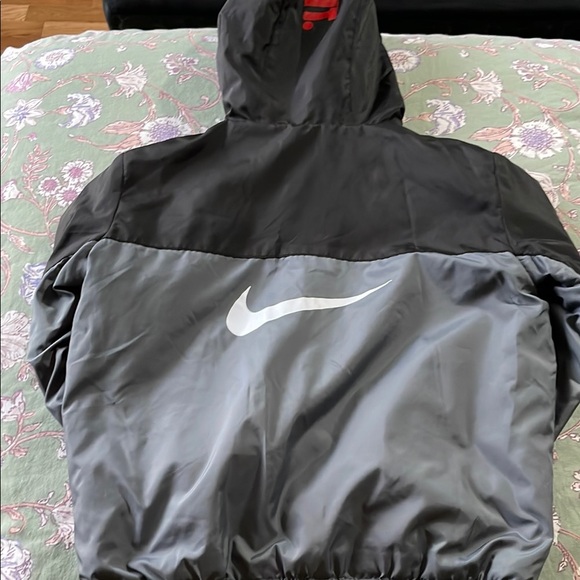 Nike Black and Gray Raincoat with Hood and Water-Resistant Fabric - Picture 3 of 3